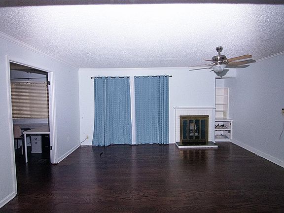 2nd image of 805 Creekside Dr W #3