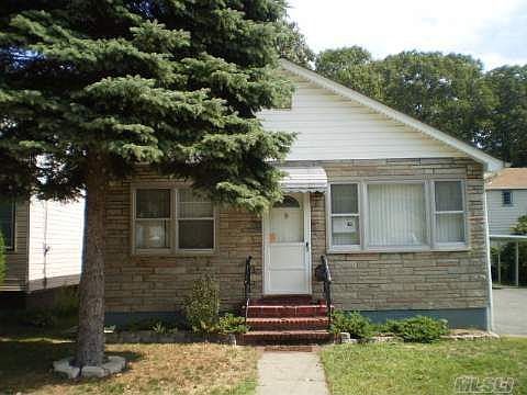 1st image of 581 Park Ave