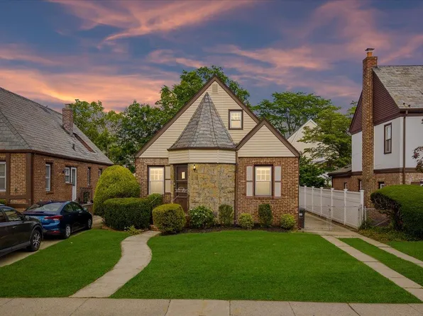 48-31 212th Street, Bayside, NY 11364