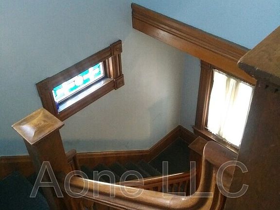 5th image of 719 SW Lincoln St APT 2