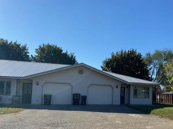 828 28th Ave N, Menomonie, WI