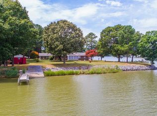 180 Silverleaf Dr, Hague, VA 22469