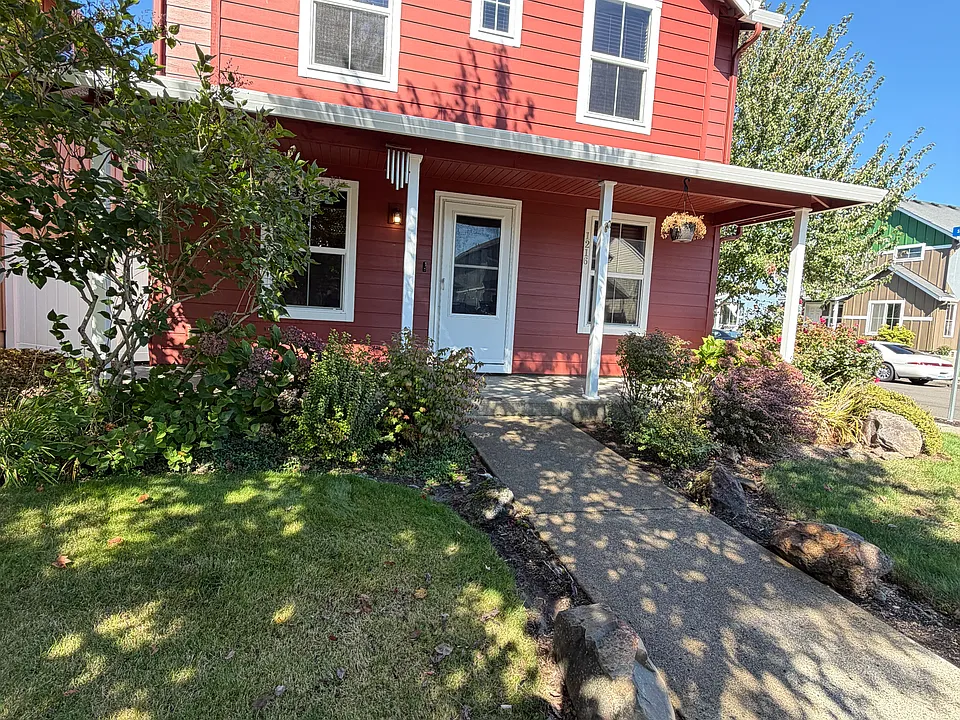 1216 SE 7th St