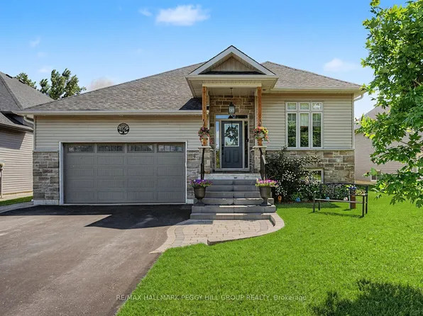 2967 Earl St, Innisfil, ON L9S 3E2