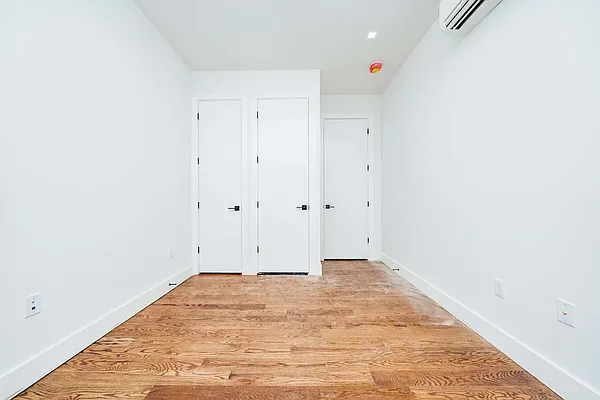 Rented by Nooklyn NYC LLC | media 46