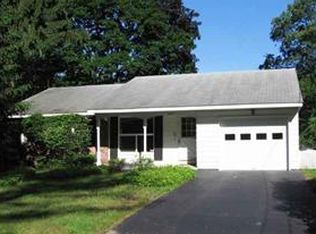 7 Pleasant Dr, Saratoga Springs, NY 12866