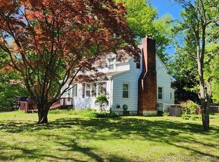 51 Ezra St, North Haven, CT 06473