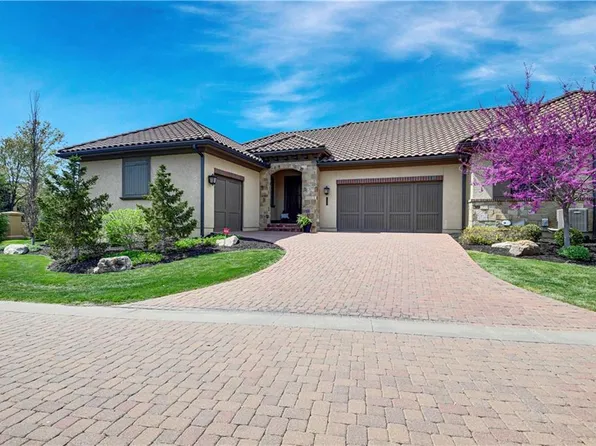 3216 W 137th St, Leawood, KS 66224