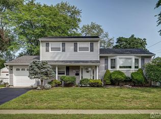 19 Chelsea Rd, Old Bridge, NJ 08857