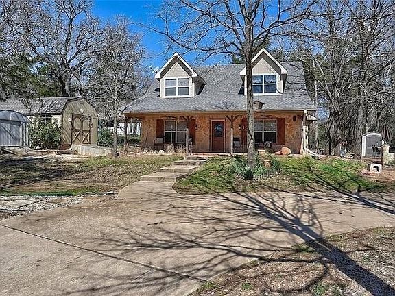 2nd image of 233 Castle Dr