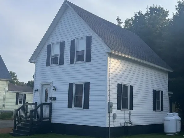 15 Silk Street, Brewer, ME 04412
