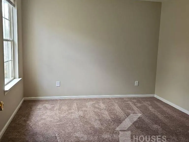 210 Stapleford Park Dr — Photo 11