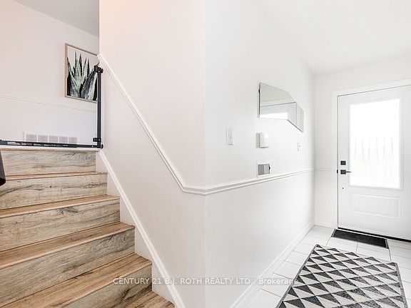 5th image of 782 Chestnut St