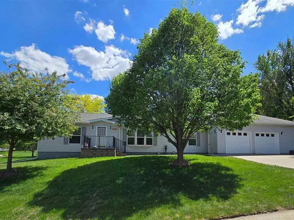 623 Boulder Dr, New Ulm, MN 56073