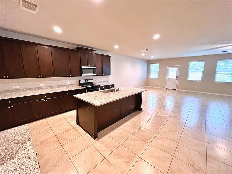 5717 Lehman Way — Photo 7
