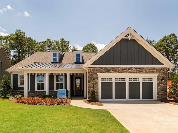 8937 Silver Springs Ct, Charlotte, NC 28215