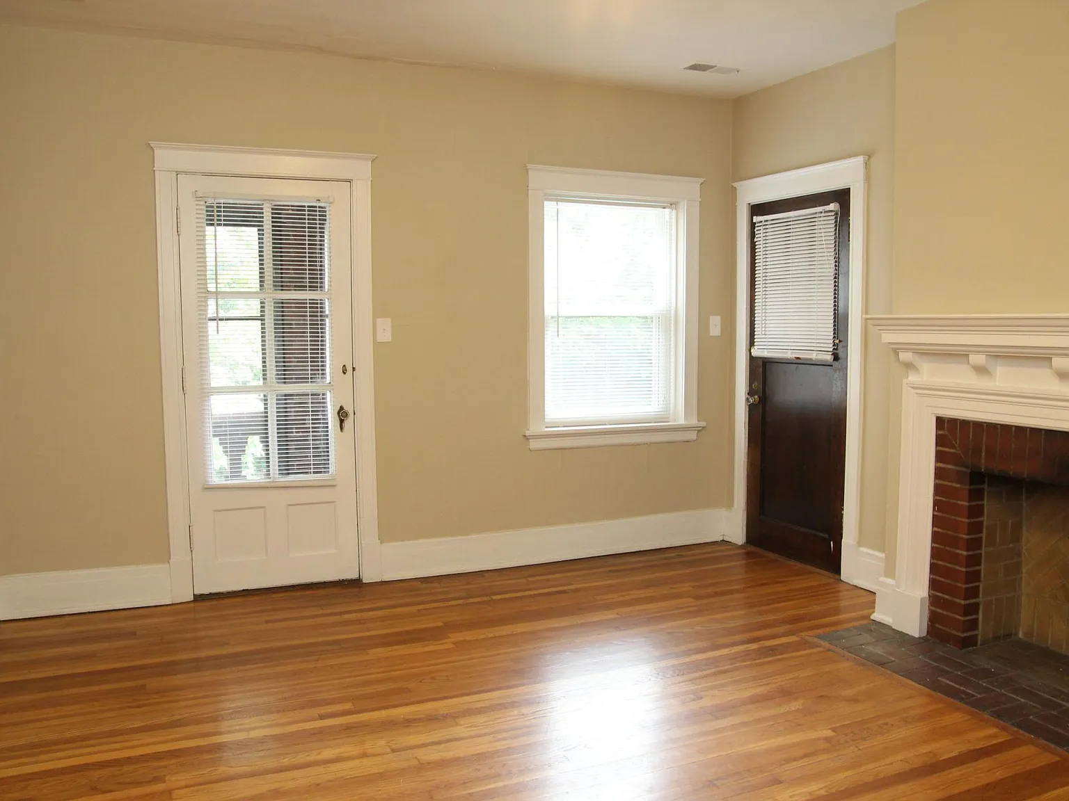 2 bed, 1.5 bath, 1450 sqft, $1,795 — Photo 3
