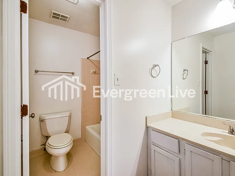 7392 Woodshire Rd — Photo 12