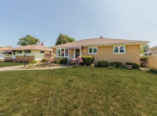 7239 Oakwood Rd, Parma, OH 44130