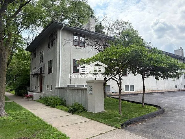Building Photo - 666 Ashland Ave #6