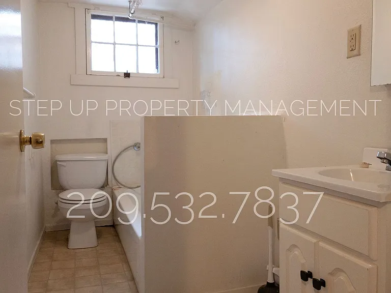 356 Barretta St — Photo 8
