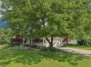 15129 Timber Ridge Dr, Middlefield, OH 44062