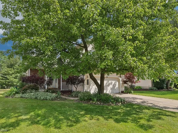 15129 Timber Ridge Dr, Middlefield, OH 44062