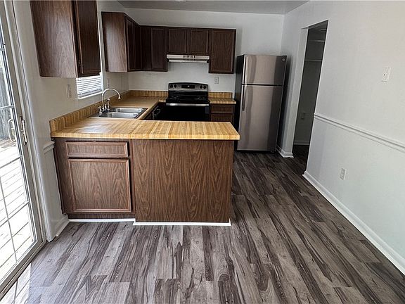 5th image of 9625 Springfield Woods Cir