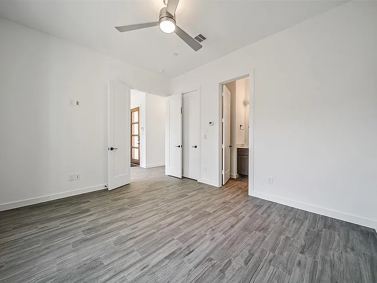 815 W 17th St — Photo 5