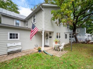 35 S Main St, Cranbury, NJ 08512
