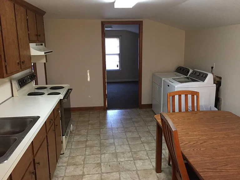 423 Ebenezer Ave — Photo 4