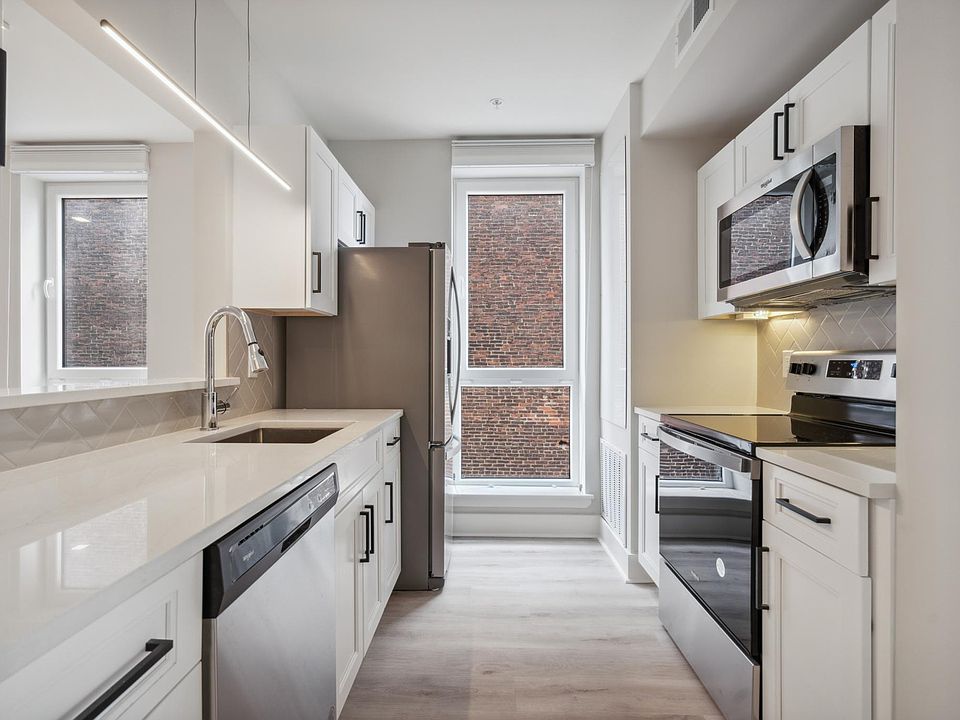 1st image of 1803 N Howard St #207