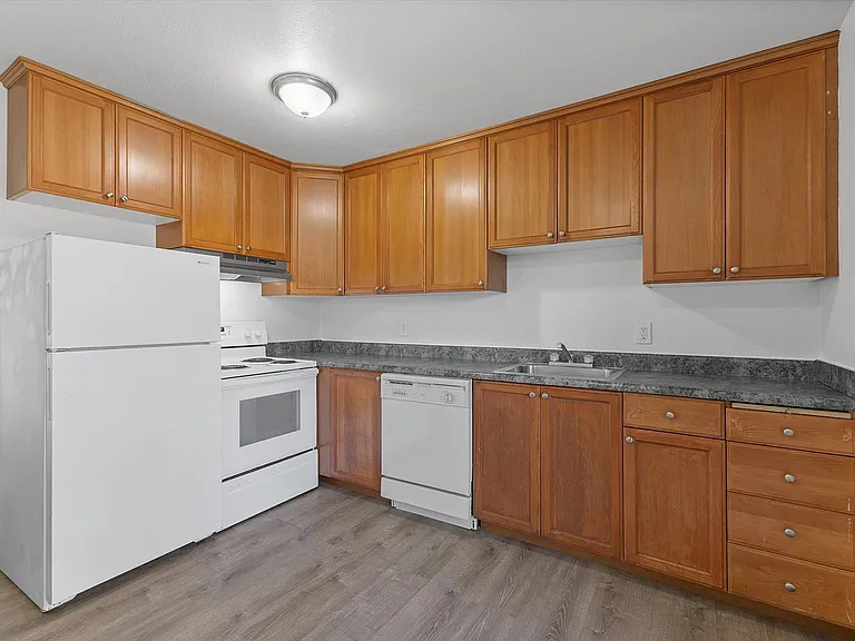 Green Tree Apartments — Photo 26