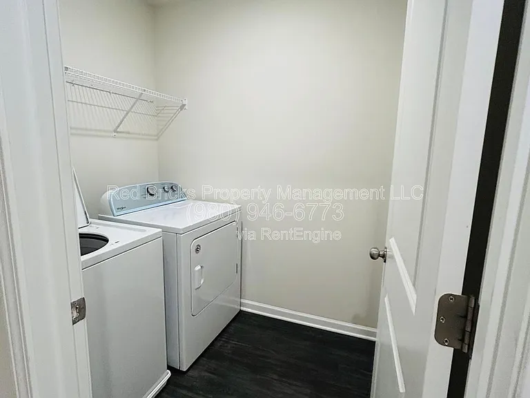 9315 Grand Valley Dr — Photo 33