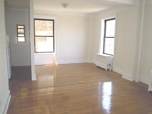 Rented by Metropolitan Equities | media 18