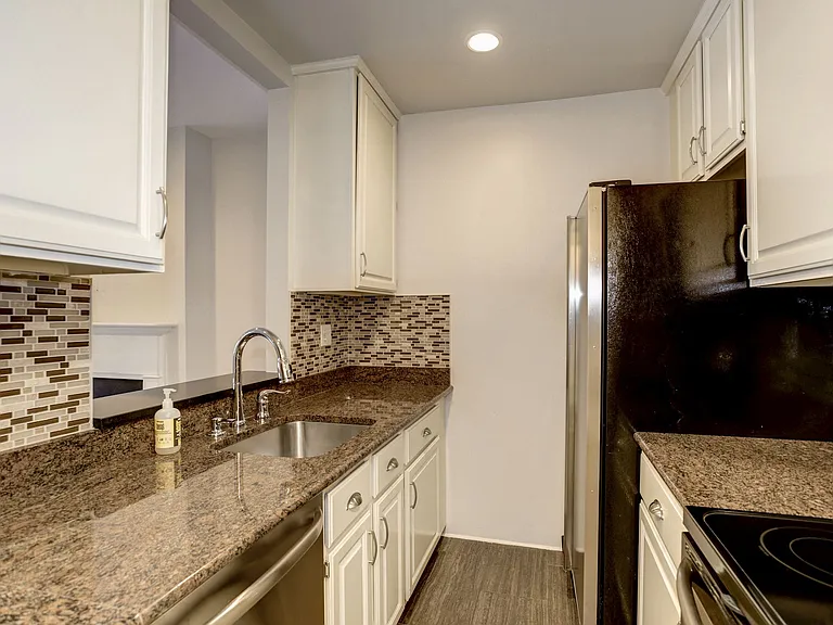 2022 N St NW #B — Photo 21