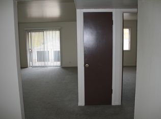 1968 W Algonquin Rd APT 2C, Mount Prospect, IL 60056