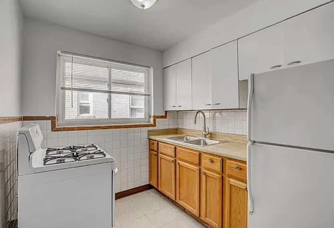 1 bed, $900 — Photo 1