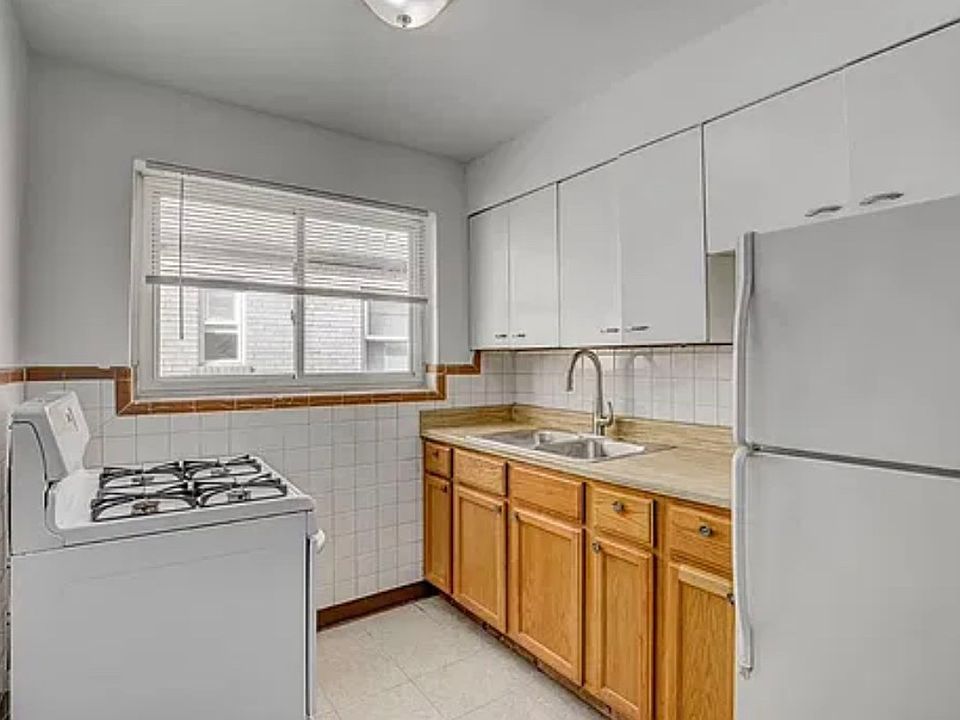 1st image of 1813 Section Rd APT 4