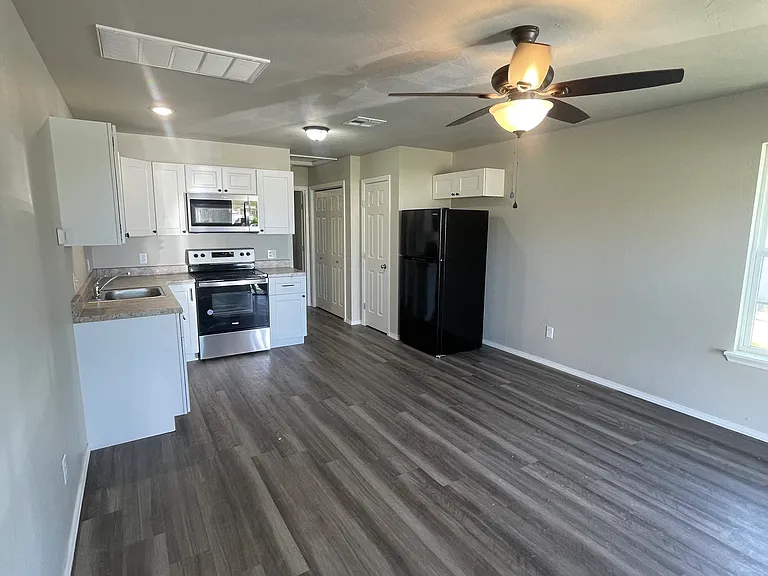 610 N Douglas Ave #610 — Photo 3