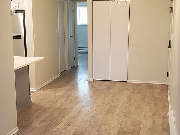 3rd image of 1332 N Geneva Dr Unit 2A