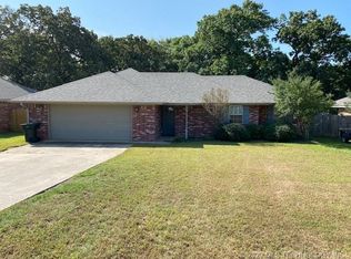 215 Northridge Dr, Durant, OK 74701