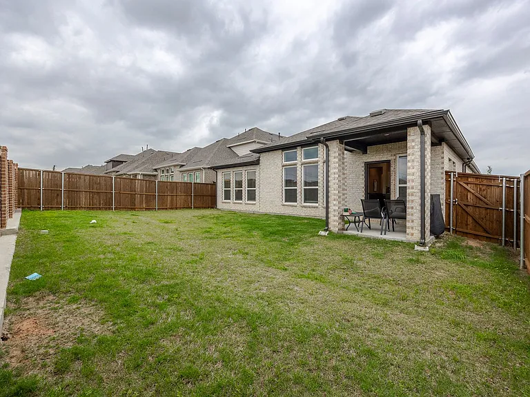 5928 Mustang Creek Ln — Photo 29