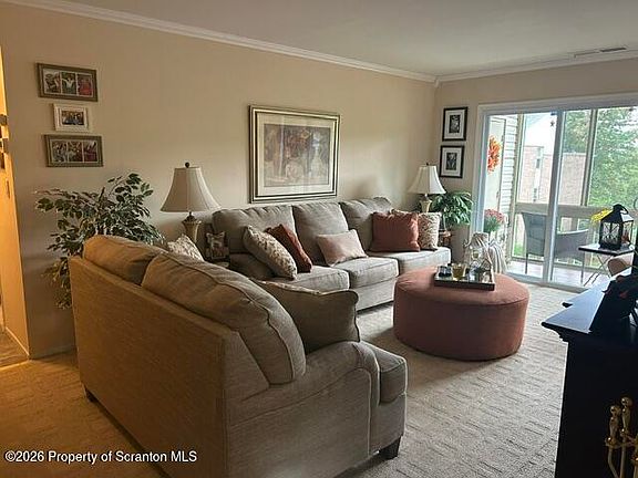 3rd image of 1706 Summit Pointe