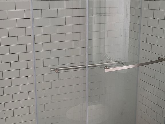 3rd image of 2822 W Girard Ave Floor 2