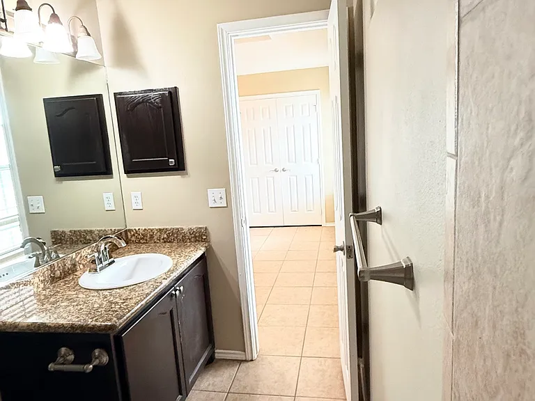 701 S Logan Dr #1 — Photo 8