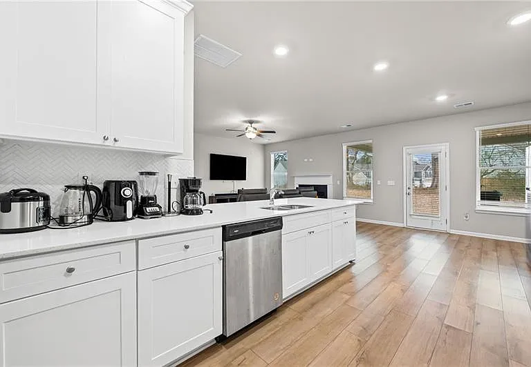 854 Orwell Dr — Photo 16