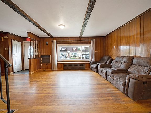 3rd image of 174 Lincoln Ave