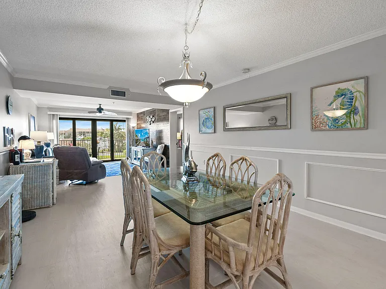 601 Seafarer Cir #304 — Photo 6