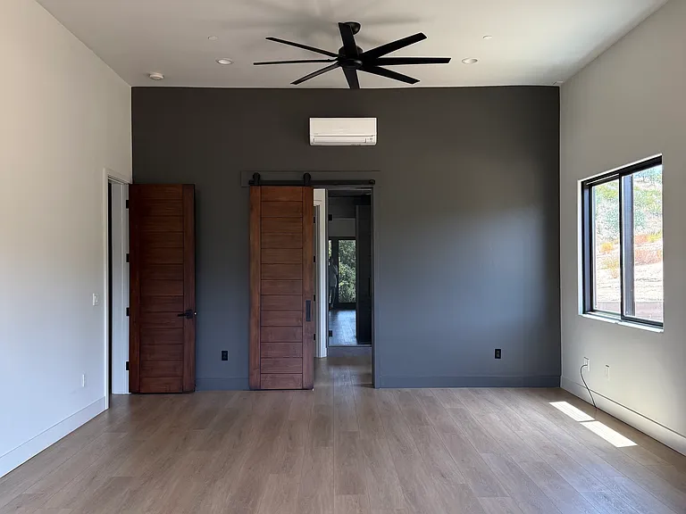 8598 Webster Rd — Photo 10